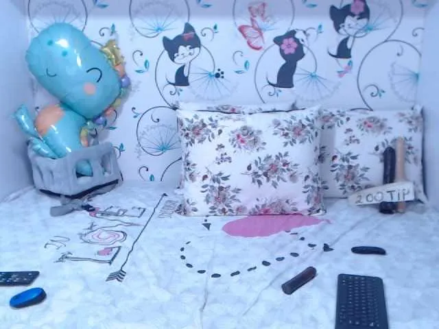 Live sex webcam photo for SpicyBrunnete #250456842