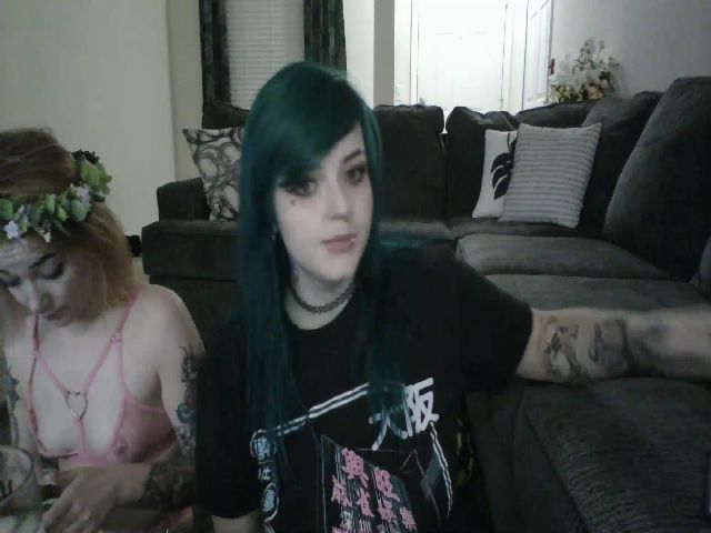 Live sex webcam photo for FloraSky #263008892