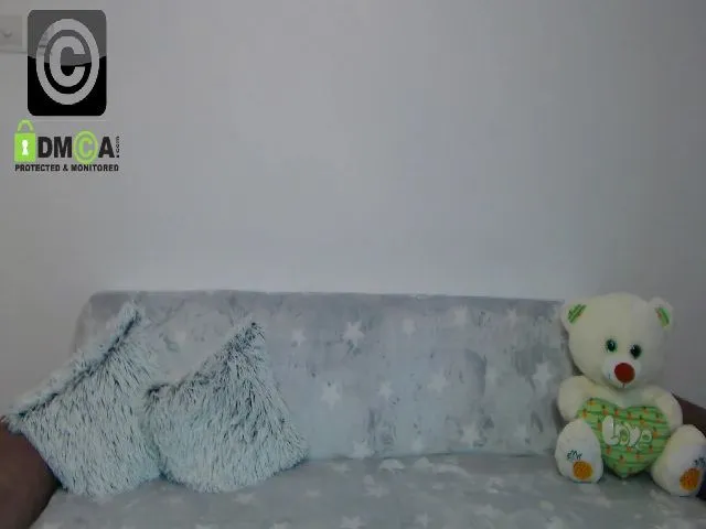 Live sex webcam photo for Sara_Daisy #253345210