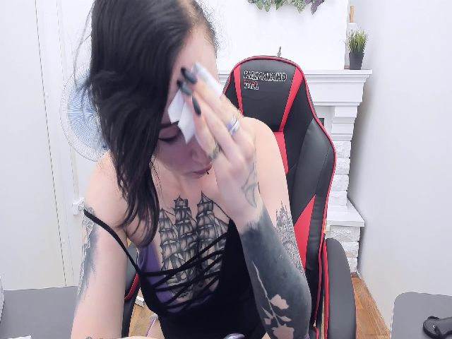 Live sex webcam photo for HelenCarter #254694510