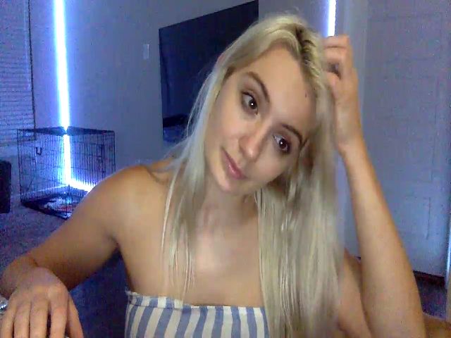 Live sex webcam photo for Sammy_gray #253355102