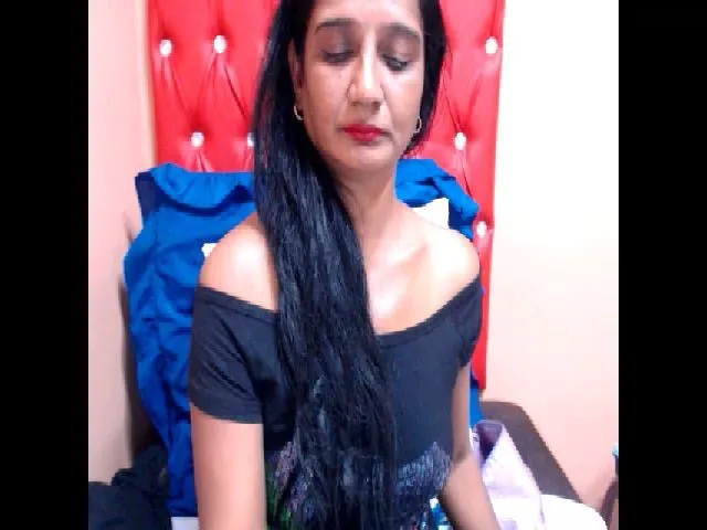 Live sex webcam photo for INDIANCANDY69 #263268714