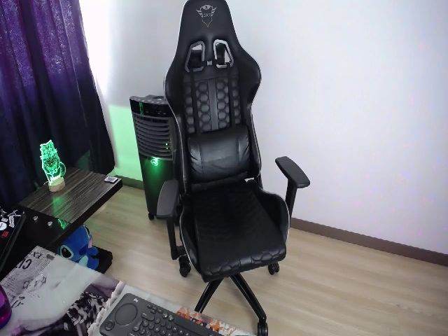 Live sex webcam photo for BiancaMiller #255973765