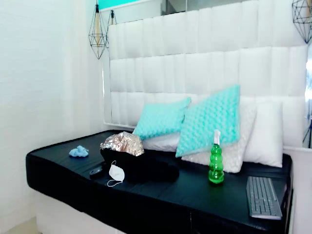 Live sex webcam photo for mariajose_19 #261070432