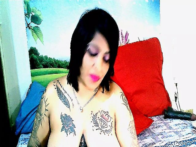 Live sex webcam photo for IndianKatz #253971049