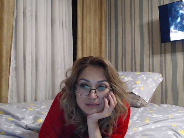 Live sex webcam photo for LiliToli1 #287998097