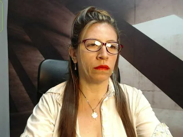 Live sex webcam photo for maturehot-1 #241425712