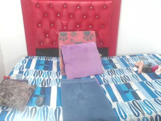 Live sex webcam photo for lilyhung50 #241083996