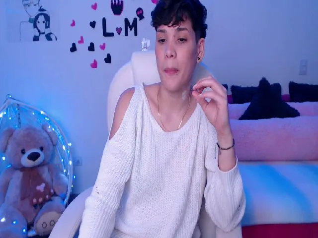 Live sex webcam photo for Laura_R23 #260752047