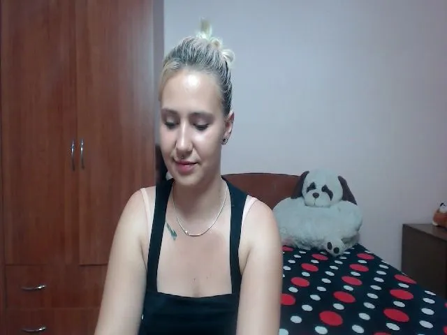 Live sex webcam photo for Tweetyboom #252665411