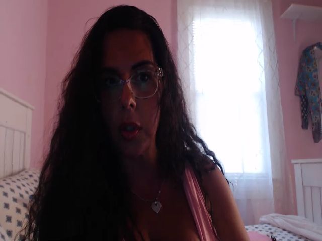 Live sex webcam photo for CashmereRox #263947646