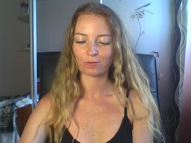 Live sex webcam photo for Milana_Candy #254767541