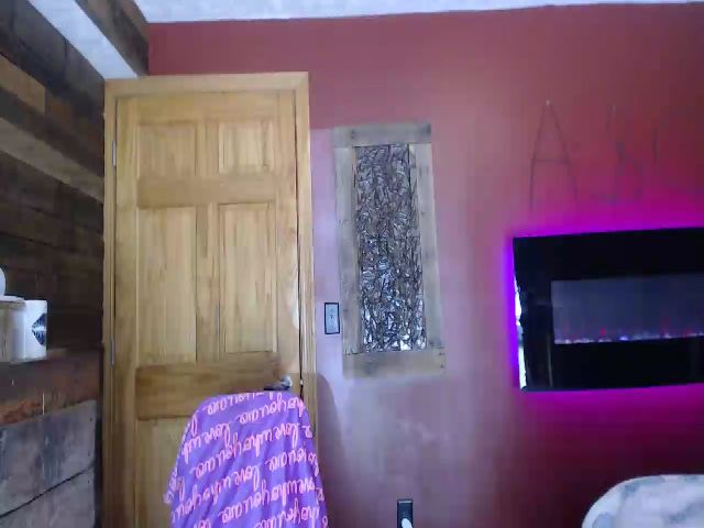 Live sex webcam photo for TrueHalo #263817725