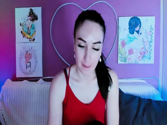 Live sex webcam photo for Lilly_Shine #256192328