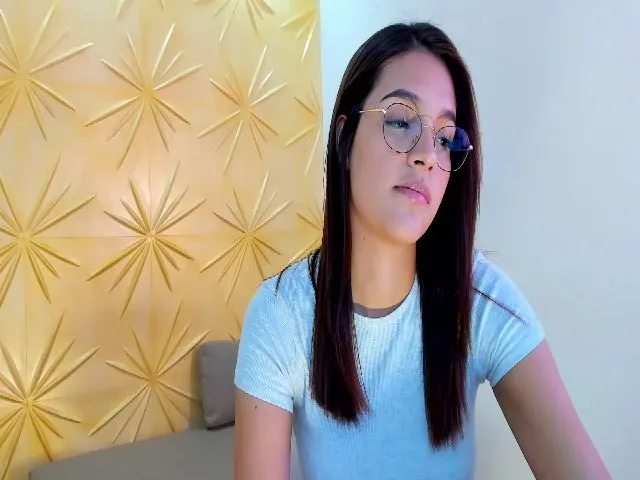 Live sex webcam photo for Tamy_Roman #257235324