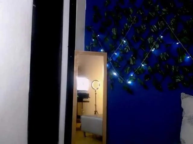 Live sex webcam photo for Luna-bm #241168418