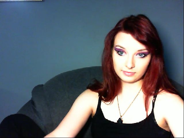 Live sex webcam photo for VirginLuna18 #259958976