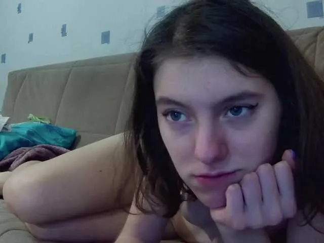 Live sex webcam photo for CassySweetKit #241129615