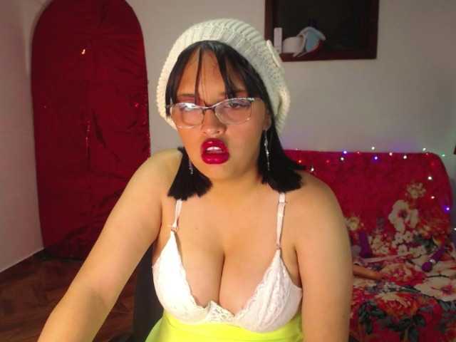 Live sex webcam photo for Cristaln07 #241210591