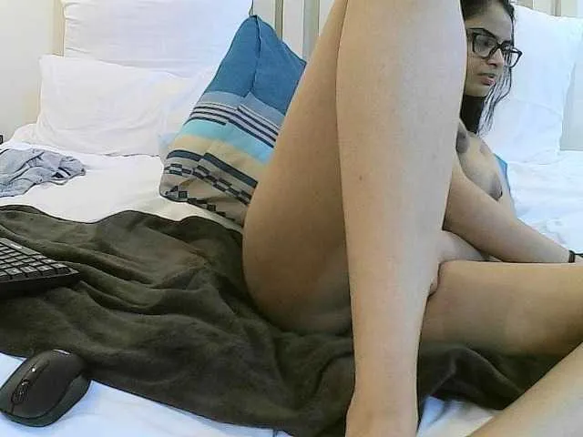 Live sex webcam photo for DirtySnowball #251954832