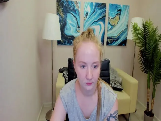 Live sex webcam photo for StunningKelly #257090874