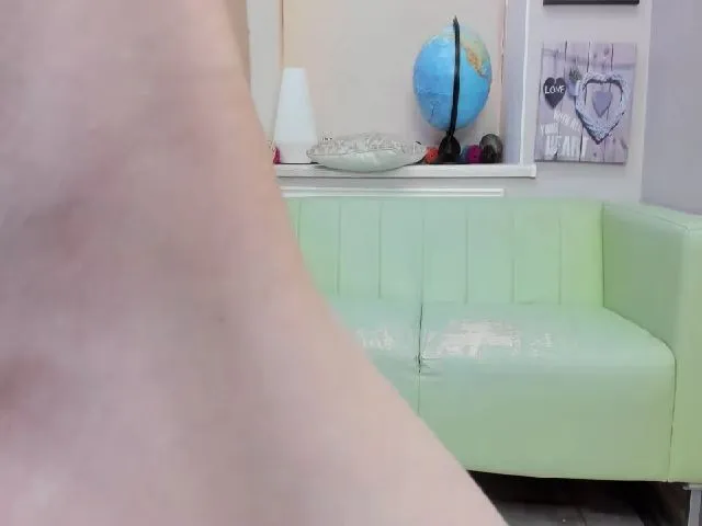 Live sex webcam photo for RubyBlaze #257470982