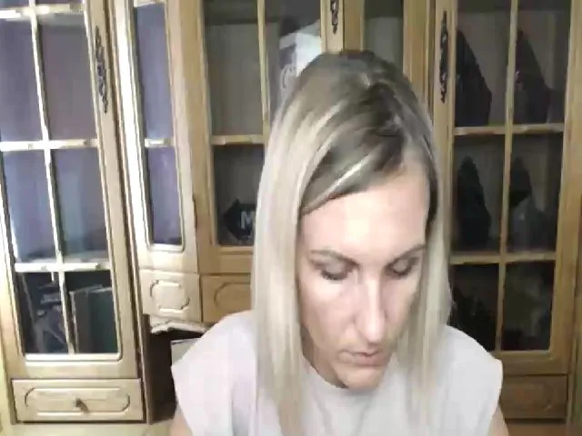Live sex webcam photo for MiliEsiens #255588324