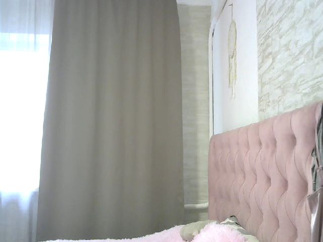 Live sex webcam photo for Jessica1717 #265500635