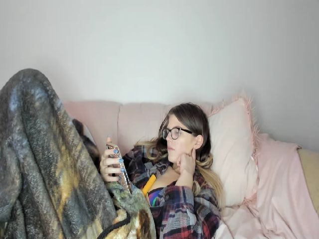 Live sex webcam photo for Meganholly00 #254904383