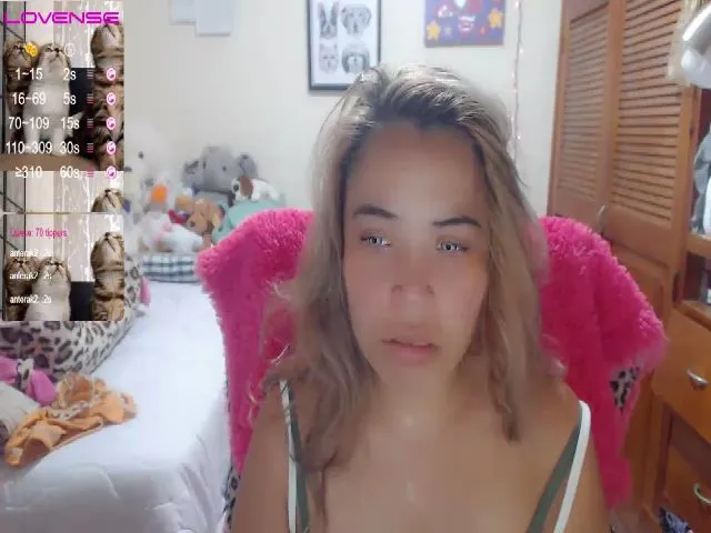 Live sex webcam photo for Meganhill_ #257857010