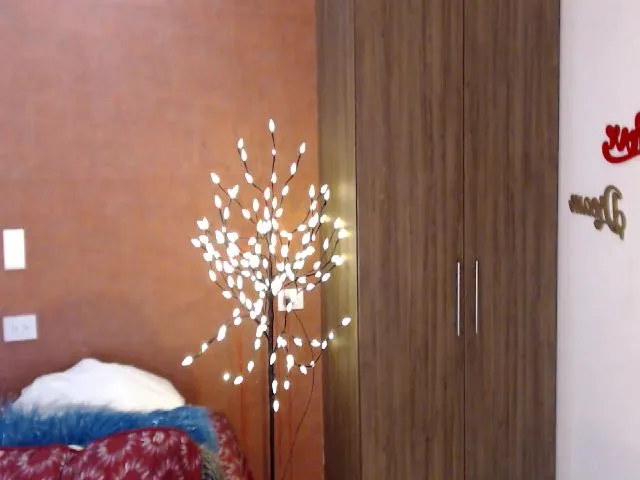 Live sex webcam photo for Forevermanu #255380016