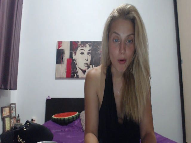 Live sex webcam photo for MonicaDiamond #255761277