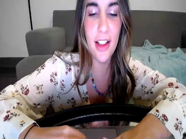 Live sex webcam photo for Scout #254673008