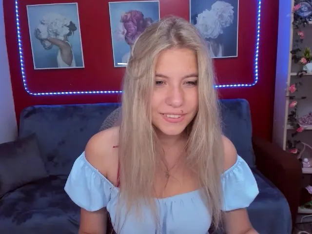 Live sex webcam photo for BrownieFay #256035721