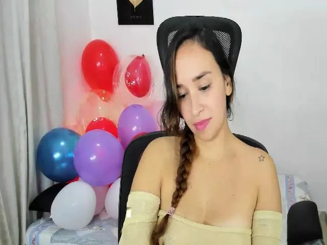 Live sex webcam photo for PaulinaSoler #260306428
