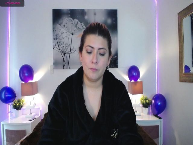 Live sex webcam photo for NicolSaenz #262227941