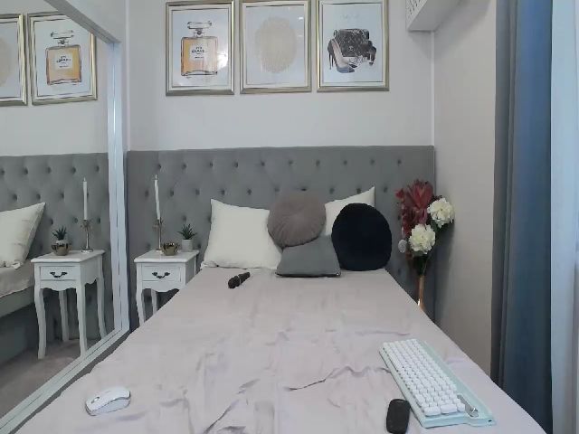 Live sex webcam photo for GracieCute #255837600