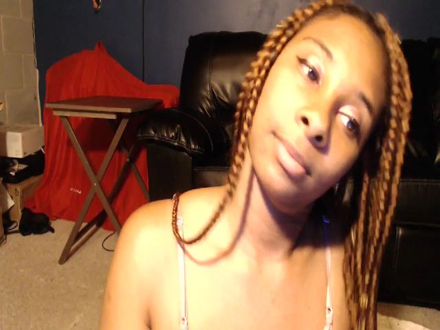 Live sex webcam photo for sweetieslayz #256777110