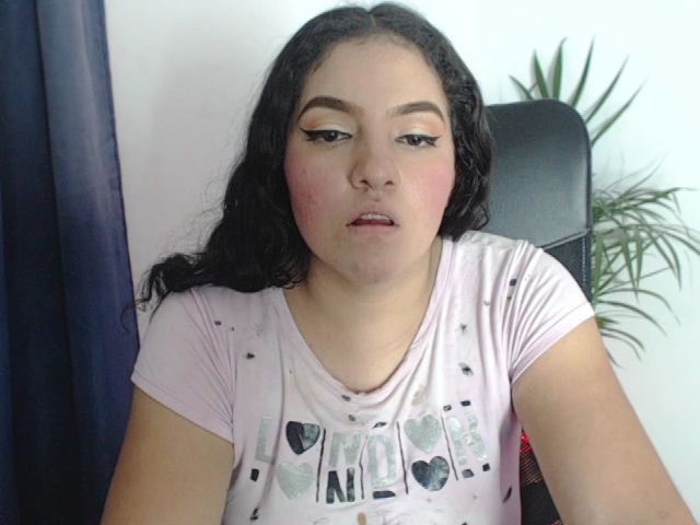 Live sex webcam photo for sophiie_fox #254324493