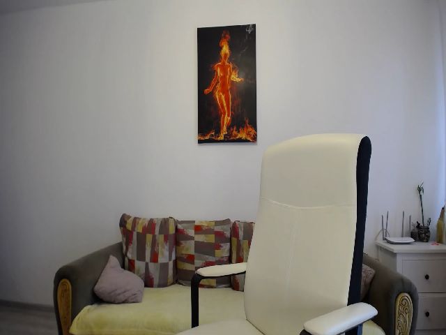 Live sex webcam photo for Ellyaa #259931197