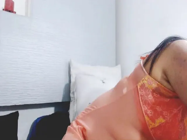 Live sex webcam photo for Indianmilf58 #258452156