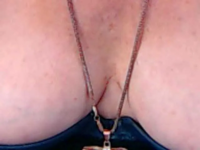 Live sex webcam photo for AlanaRichards #248686442