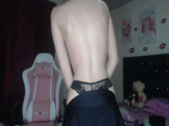 Live sex webcam photo for MIA_LOVE24 #255817262