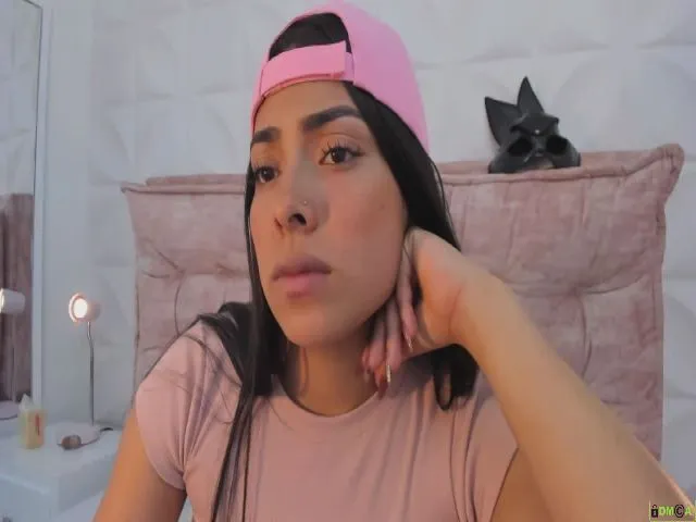 Live sex webcam photo for Kendry_ #261715547