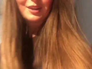 Live sex webcam photo for sweetlizzy #240840493