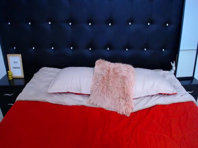 Live sex webcam photo for Jade_scarlet #259633342