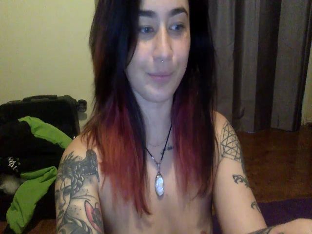 Live sex webcam photo for BillieFox_ #252413094