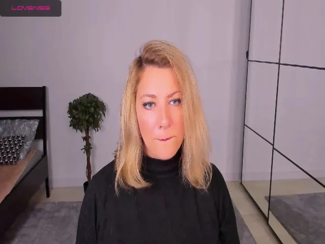 Live sex webcam photo for JIJISPA #265178186