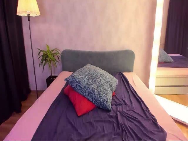 Live sex webcam photo for EmilySense #260721372