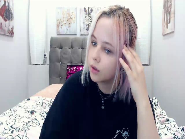 Live sex webcam photo for Helokit #256182931